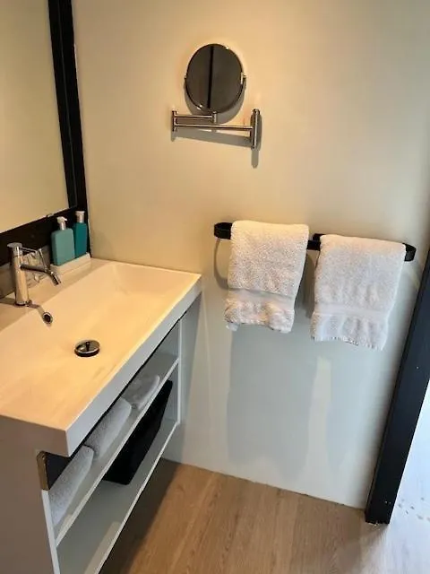 R&M Boutique Bed & Breakfast Lijnden