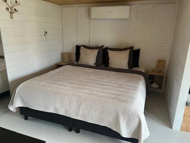 R&M Boutique Bed & Breakfast Lijnden Netherlands