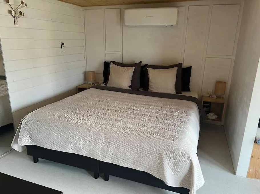 R&M Boutique Bed & Breakfast Lijnden 0*,